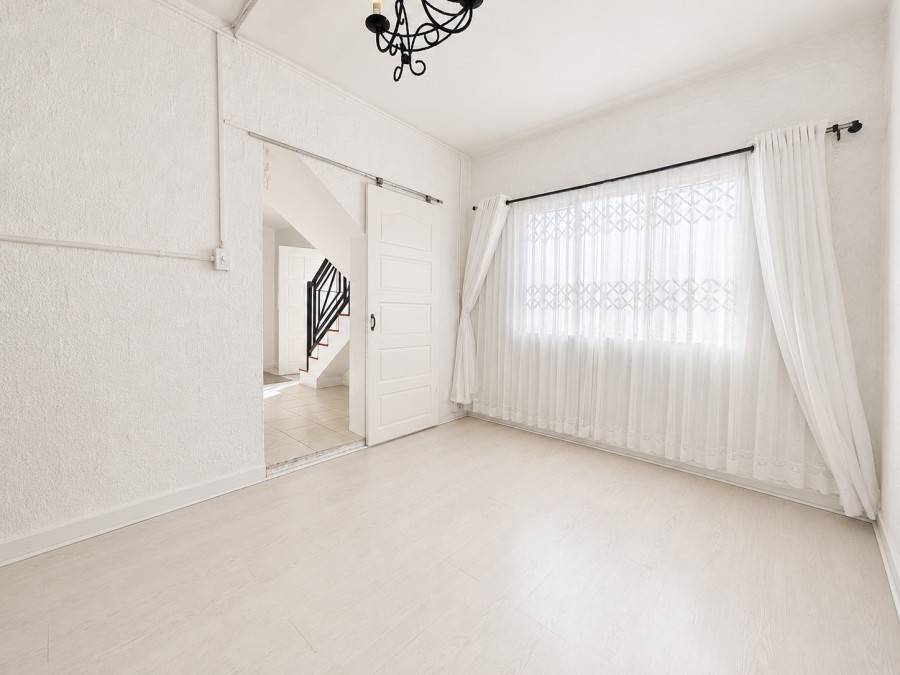 3 Bedroom Property for Sale in Kensington Western Cape